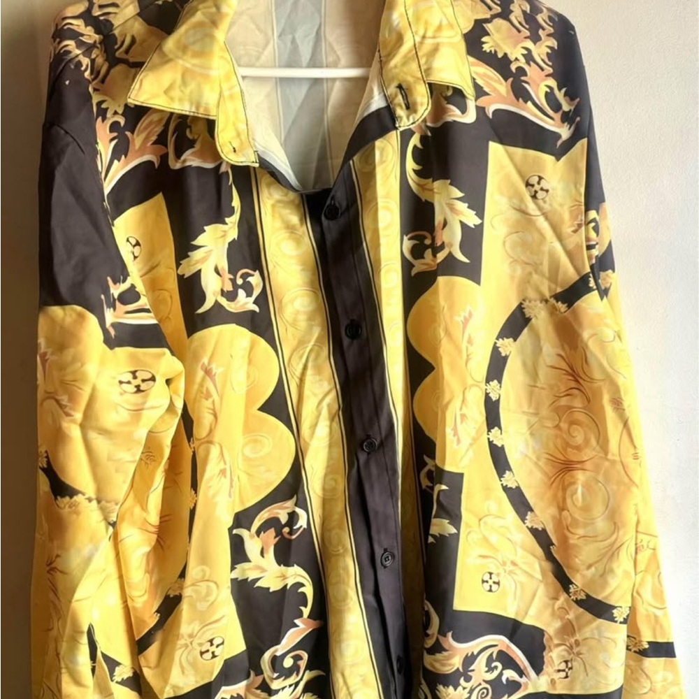 Mens Yellow and Black long sleeve Artistic Design shirt - new & never worn